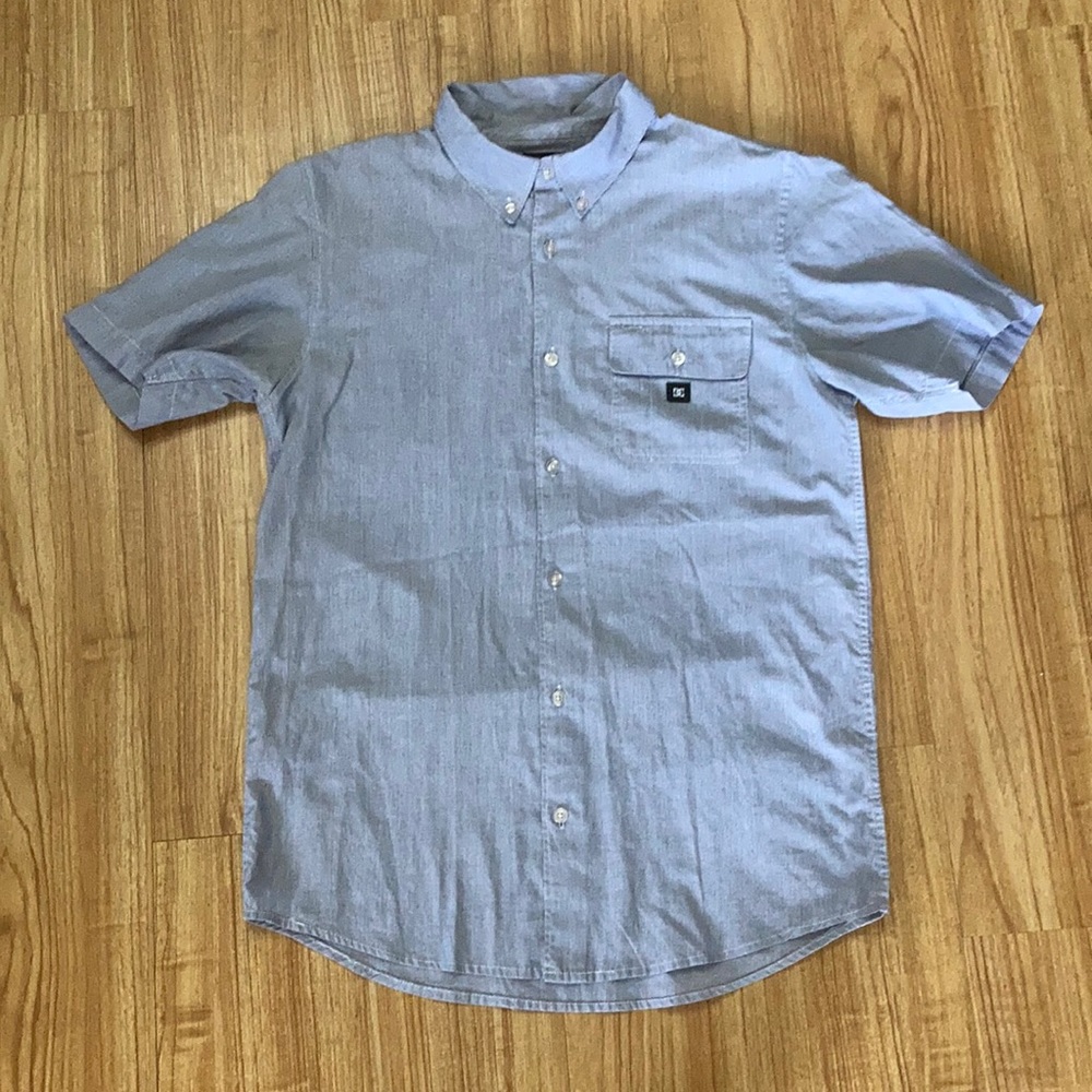 DC Men's Light Blue Short Sleeve Button-Down Shirt